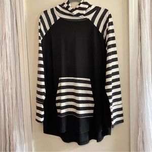 LuLaRoe Amber Hoodie 3XL